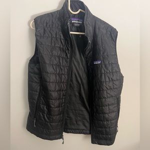 Men’s black Patagonia vest